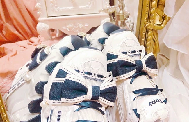 EverythingCuteClub Black & White Harajuku Style Handcrafted Sneaker Shoes 4 EverythingCuteClub Black & White Harajuku Style Handcrafted Sneaker Shoes