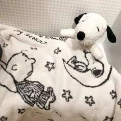 EverythingCuteClub Room Decor Snoopy & Charlie Nap Blanket