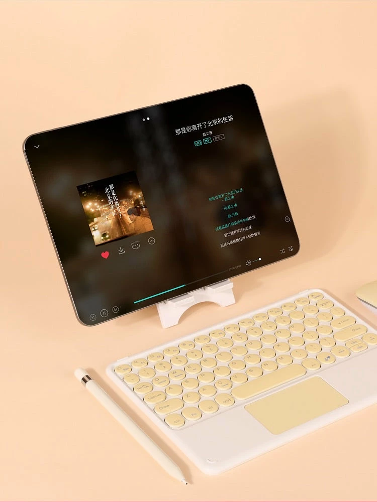 EverythingCuteClub Easy Lite Bluetooth Keyboard With Touch Pad Keyboard+Headphones +Mouses 4 EverythingCuteClub Easy Lite Bluetooth Keyboard With Touch Pad Keyboard+Headphones +Mouses