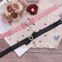 EverythingCuteClub Heart Rhinestone Choker