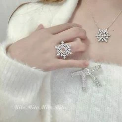 EverythingCuteClub Snow Night Snowflakes Earrings /necklace / Ring